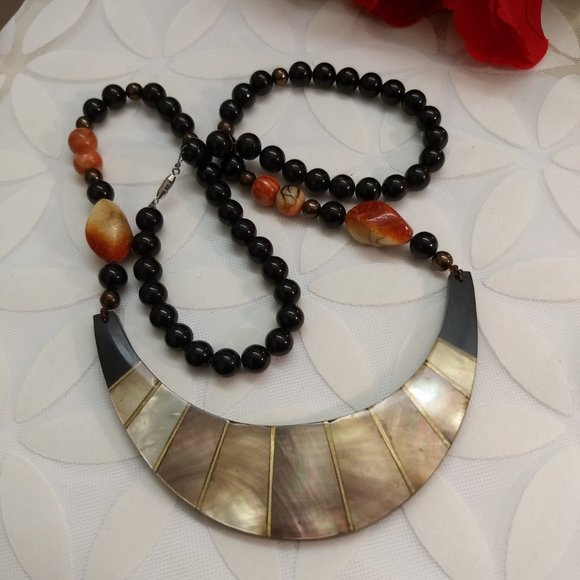BOHO Abalone Shell Glass Resin Necklace ~ VINTAGE Ethnic Runway Bead Necklace - Picture 1 of 14